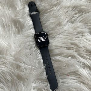 Apple series SE watch w/cellular . Size 40mm. Refurbished